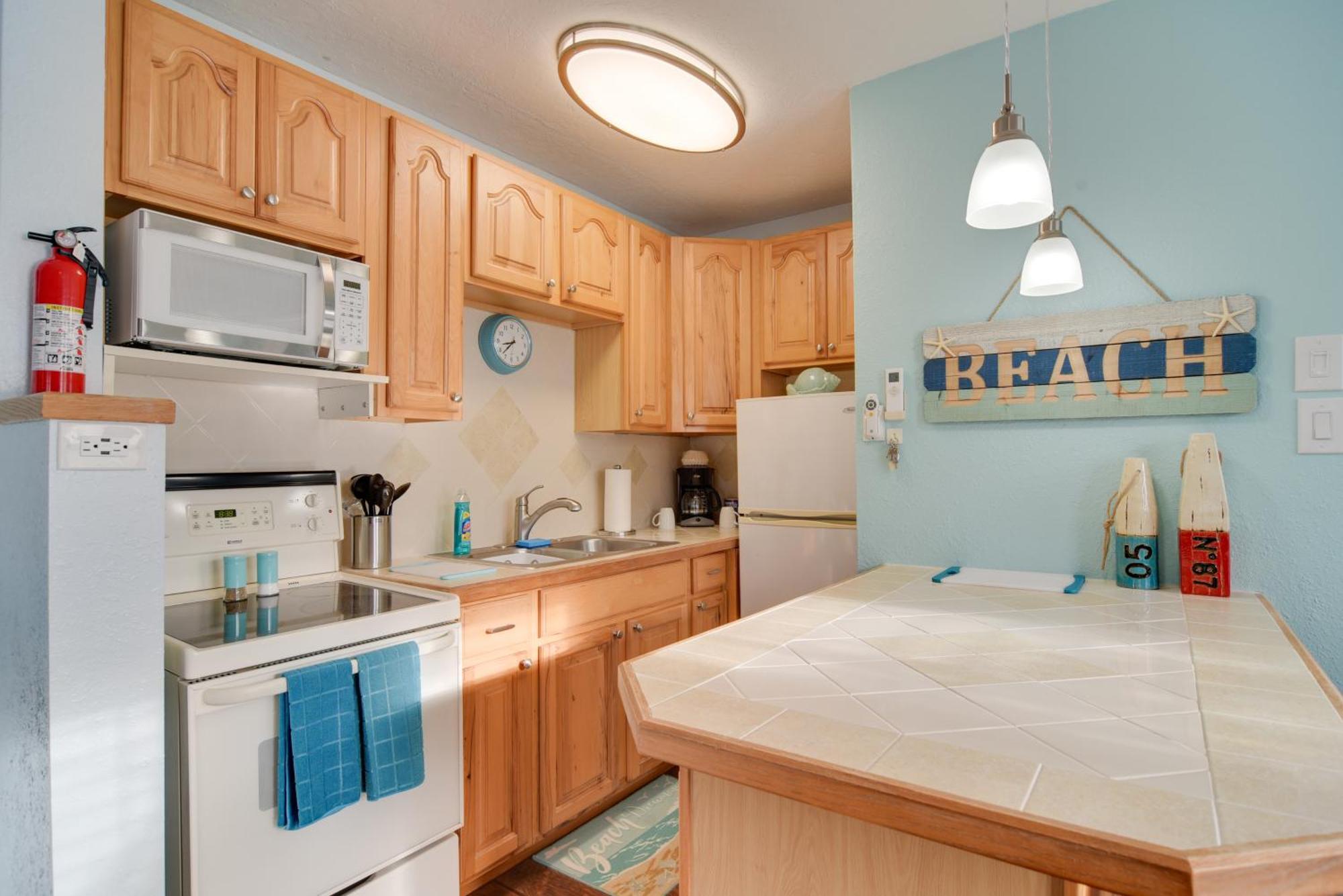 Condo With Community Pool - Walk To Madeira Beach! เซนต์พีทบีช ภายนอก รูปภาพ