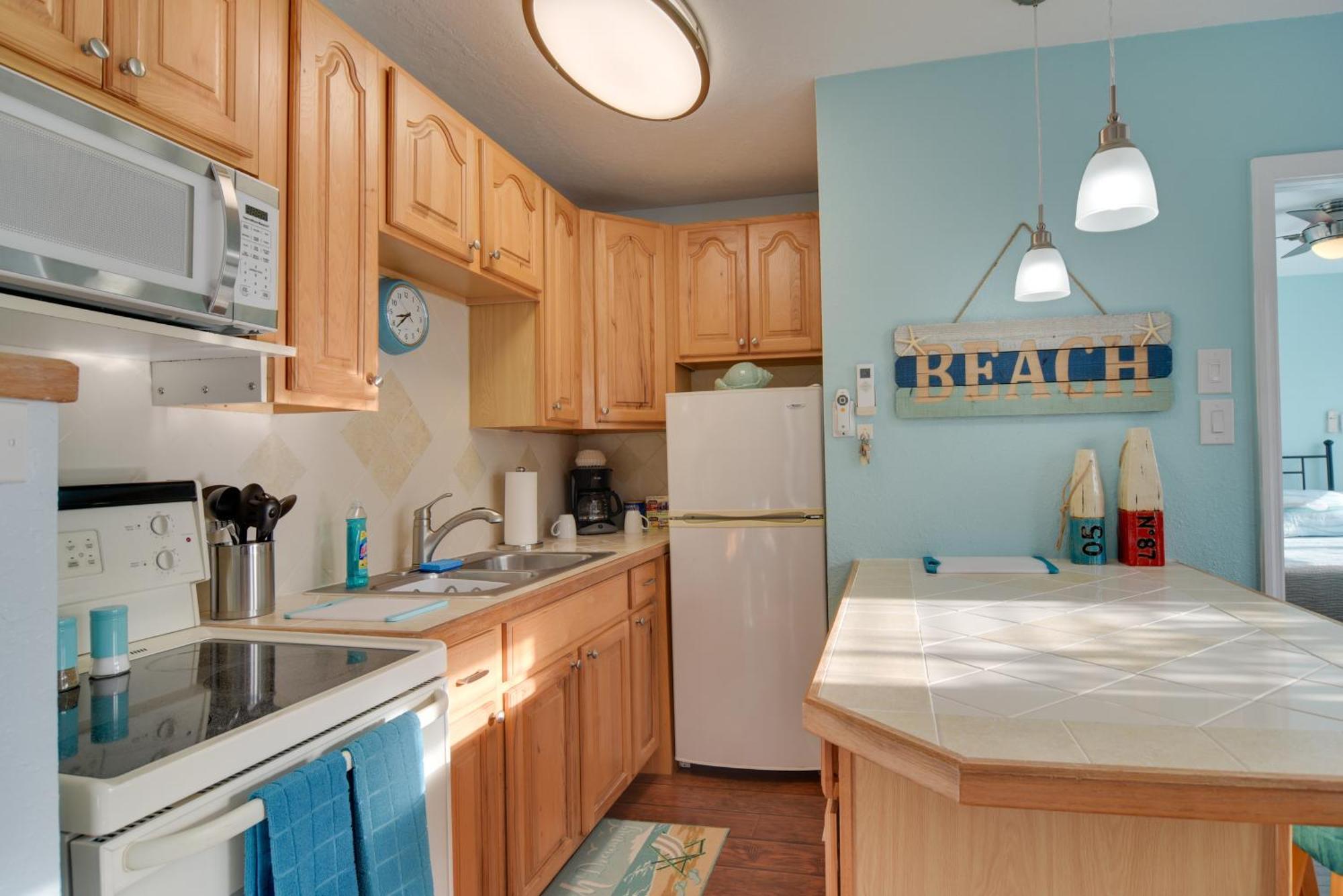 Condo With Community Pool - Walk To Madeira Beach! เซนต์พีทบีช ภายนอก รูปภาพ